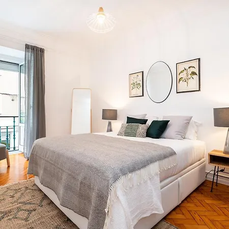 Stylish And Bright 2 Bedroom In Alameda Lisbon