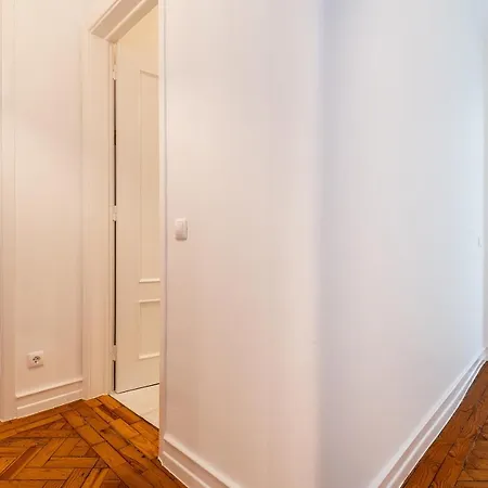Stylish And Bright 2 Bedroom In Alameda Lizbona