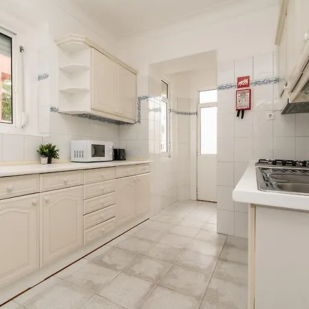 Stylish And Bright 2 Bedroom In Alameda * Lisboa